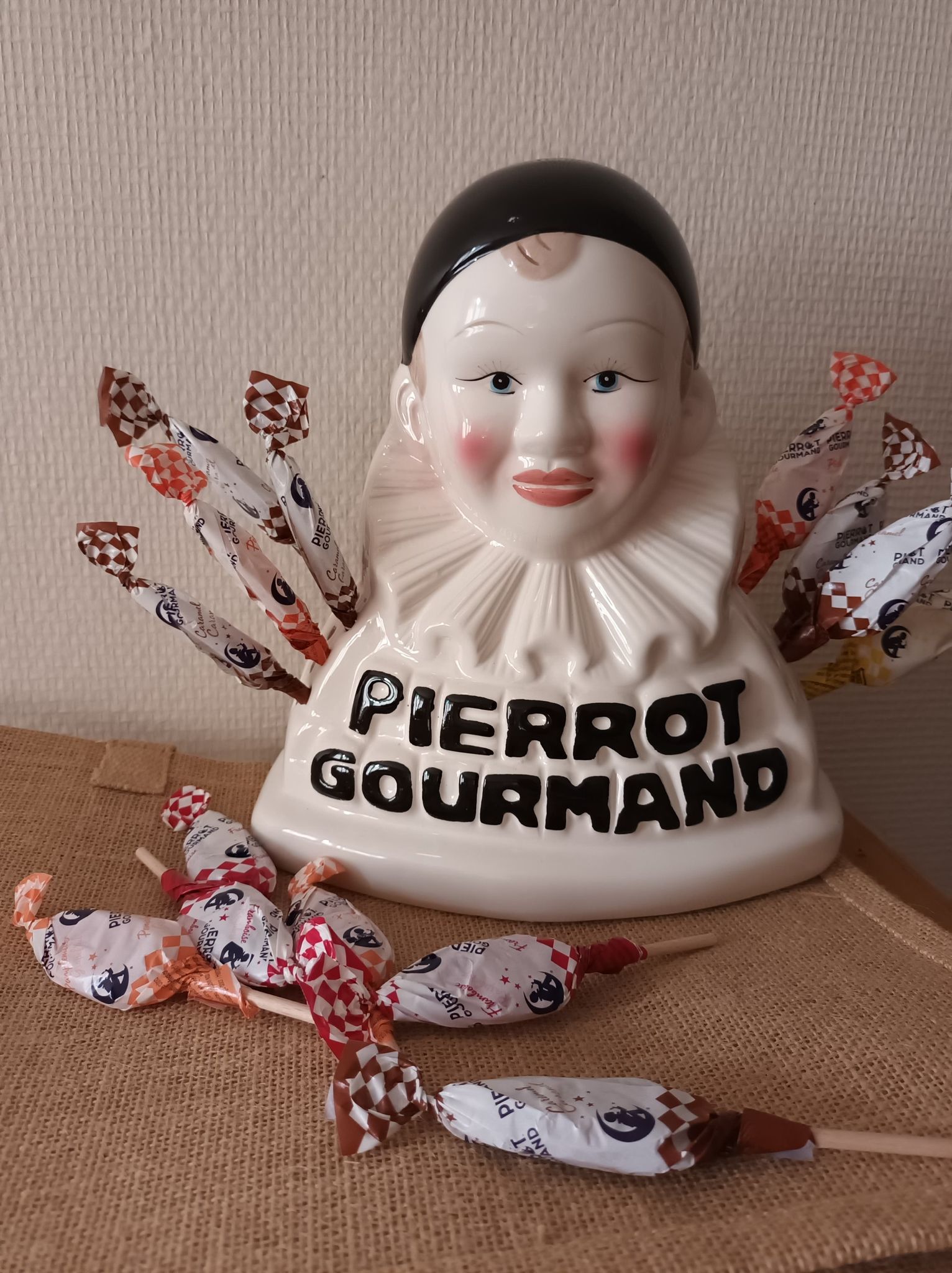 La Sucette Pierrot Gourmand – L'épicerie de Ninie